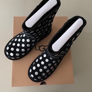 NIB UGG K CLASSIC METALLIC DOTS NIB Big Kid 4